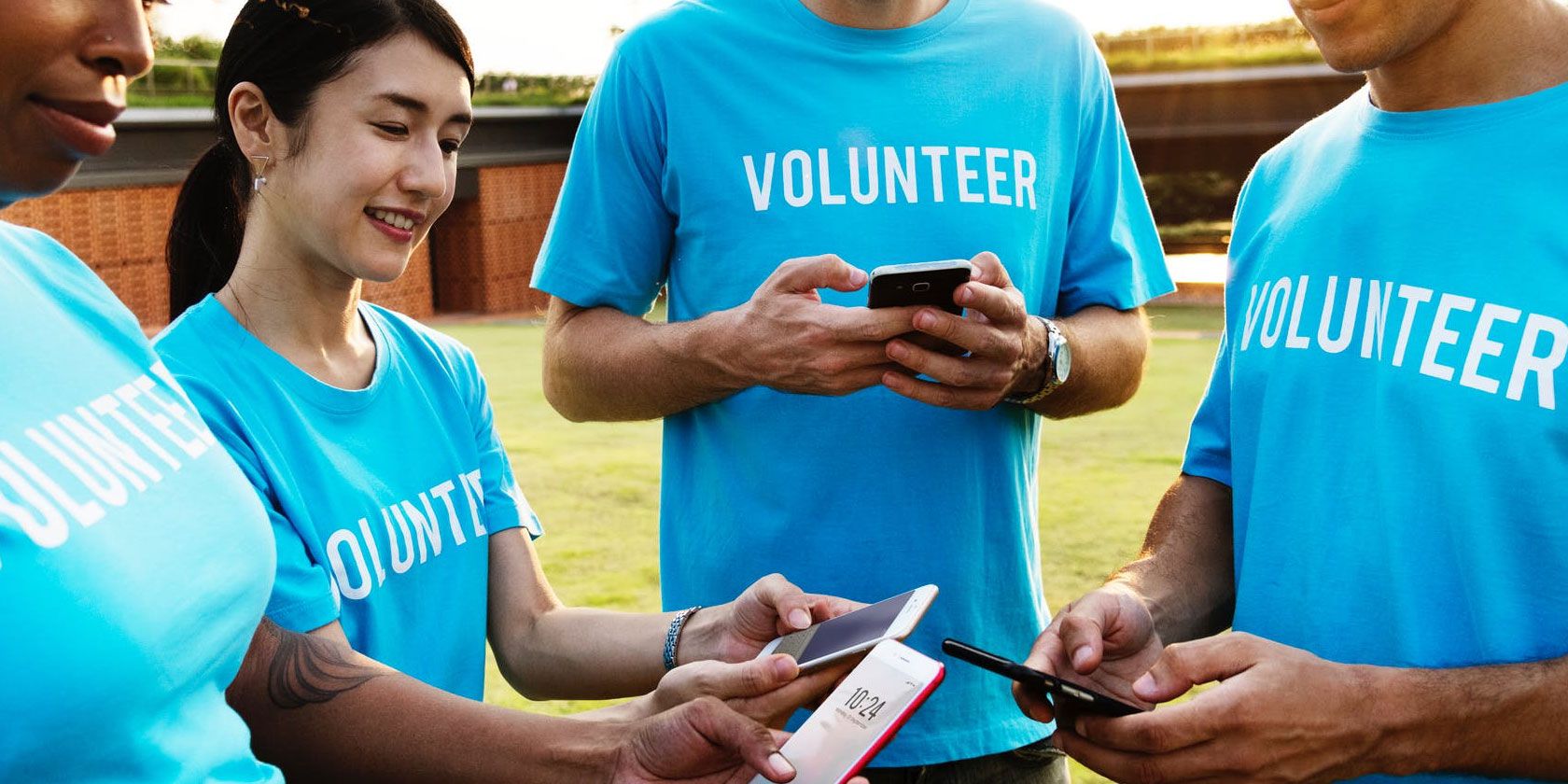 10 Websites To Find Volunteer Work That Is Perfect For You